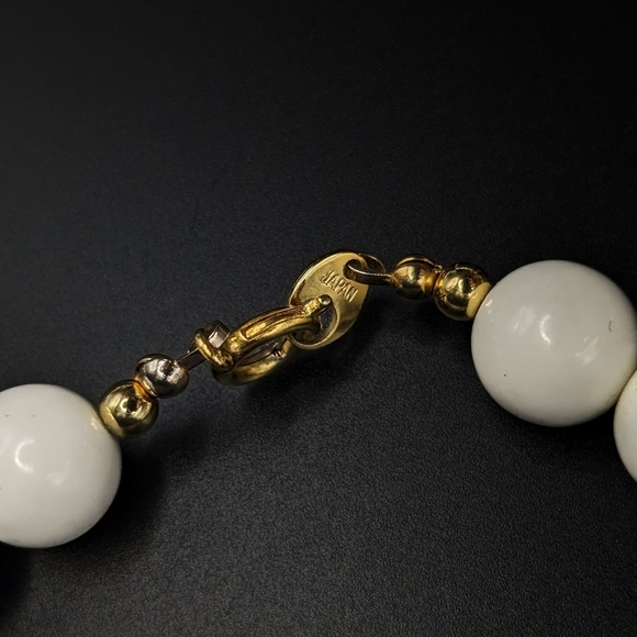 VINTAGE Japanese Hand Painted Ceramic Modernist Necklace & Clipon Earrings Set - Picture 8 of 11